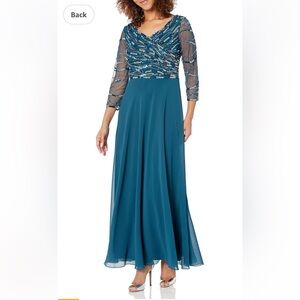 J Kara Women's 3/4 Sleeve Top Beaded Bodice Gown - Size 8
